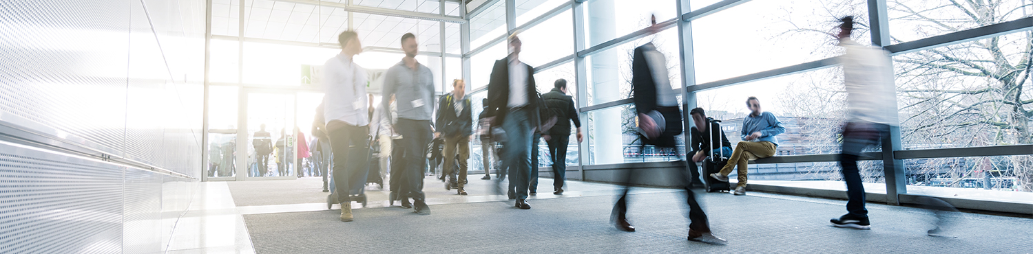 Background_business_people_walking_around